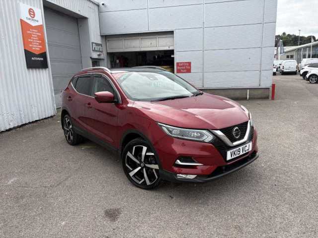 Nissan Qashqai 1.5 Tekna Dci Diesel Red